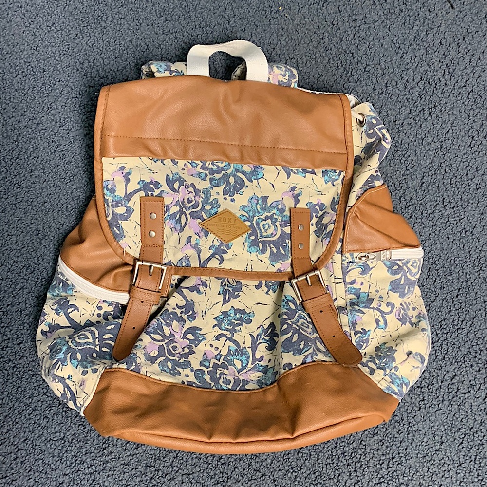 FLORAL ROXY BACKPACK!!